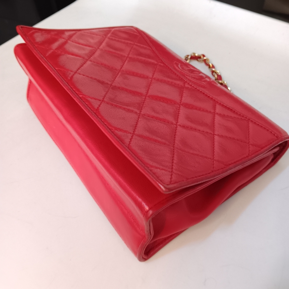 ​🌹 RARE CHANEL Vintage Red Lambskin Diana Flap Bag - 24K Gold Hardware 🌹 - Picture 11 of 17